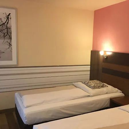 Altdüsseldorf 3*