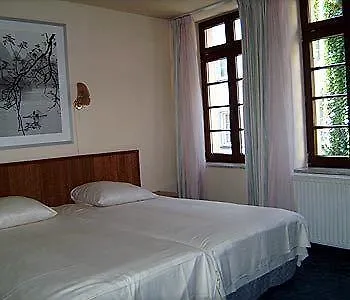 Altduesseldorf 3*