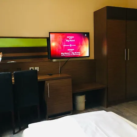 Отель Altduesseldorf 3*